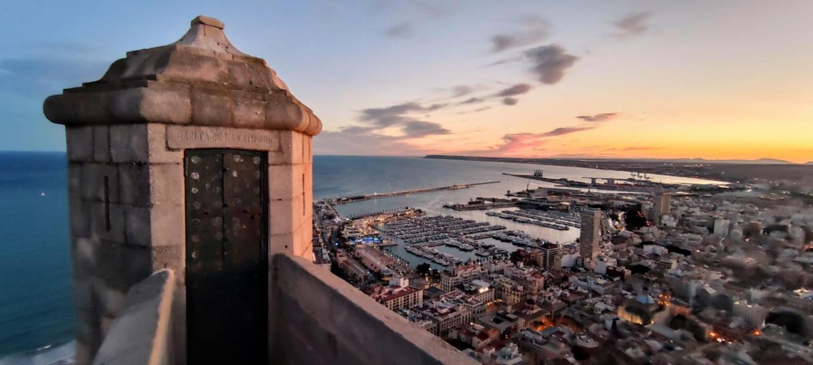 Alicante Beach And Center מראה חיצוני תמונה